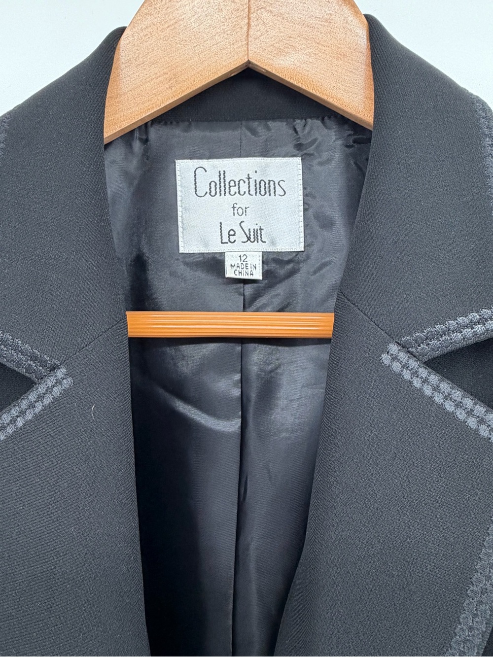 Le Suit Black Women's Blazer with Decorative Stitching